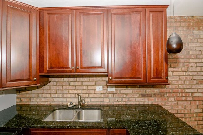 Foto del edificio - 2828 N Burling St