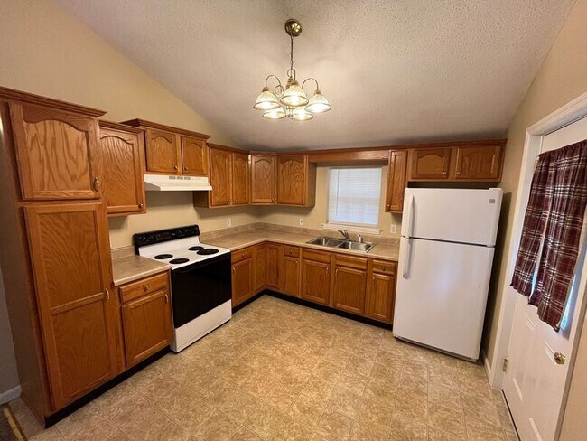 Building Photo - 2103 Bream Ln