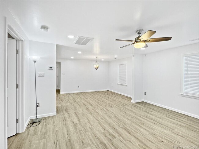 Foto del edificio - 8611 Richmond Rd