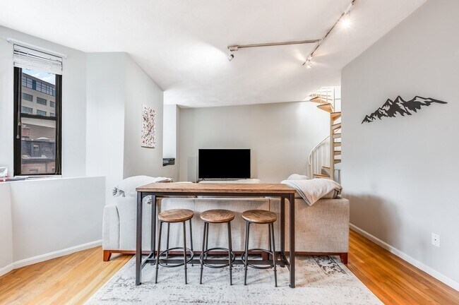 Foto del edificio - 102 E Brookline St