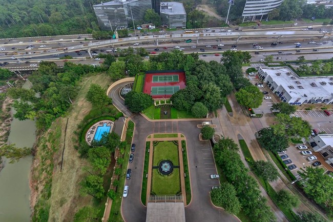 Foto del edificio - 1000 Uptown Park Blvd