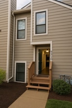 Building Photo - 9310 Hunters Creek Dr