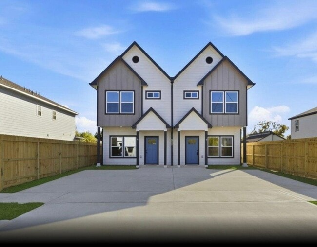 Building Photo - 7958 Henson St