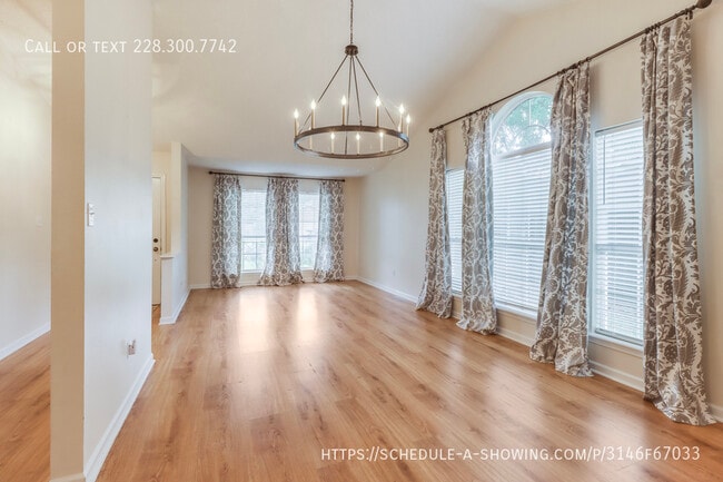 Foto del edificio - 3612 Miles Ln