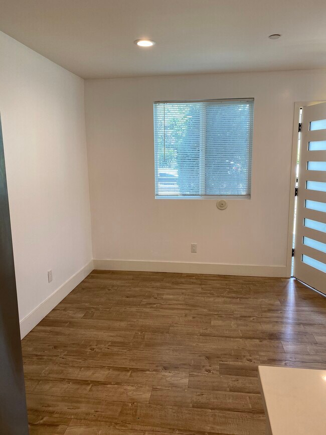 Dining Area - 10930 Hartsook St