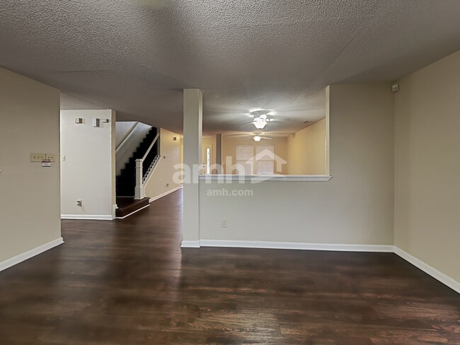 Building Photo - 10337 Yosemite Ln
