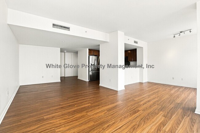 Foto del edificio - 400 W Ocean Blvd