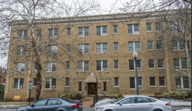 Foto del edificio - 3314 Mt Pleasant St NW #42