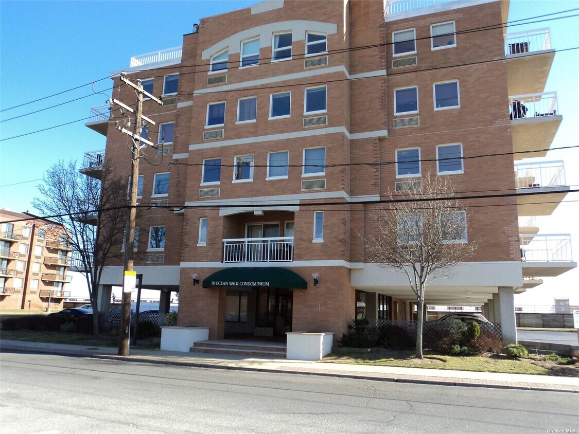 780 W Broadway Unit 2E, Long Beach, NY 11561 Condo for Rent in Long