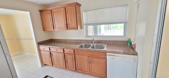 Building Photo - 4373 NW 45th Ave