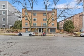 Building Photo - 2121 N Cambridge Ave