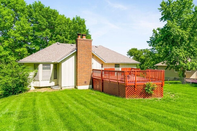 Building Photo - Spacious Shawnee Home Near Mill Creek Streamway Park