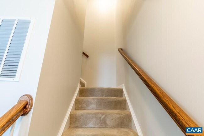 Building Photo - 2033 Elm Tree Ct