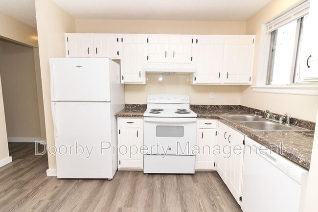 Building Photo - 2425 Ashmore Ave