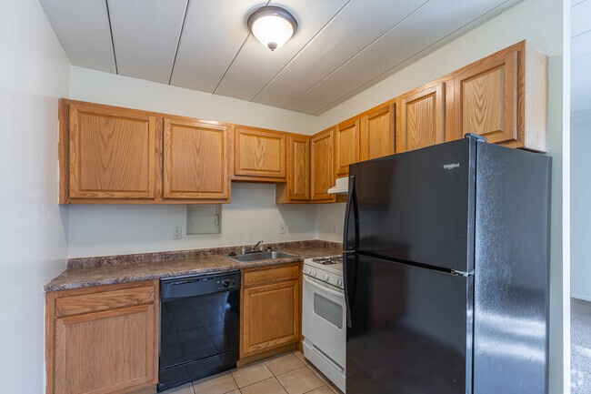 2 BR, 2 BA - 900SF - Kitchen - Brandywine Hills Apartments