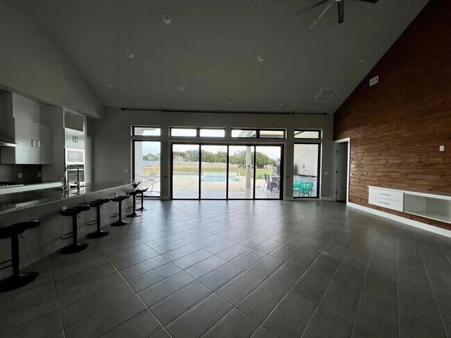 Foto del edificio - 10960 Ranch Rd 2338