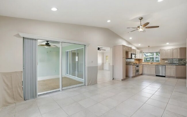 Foto del edificio - 1504 El Dorado Pkwy W