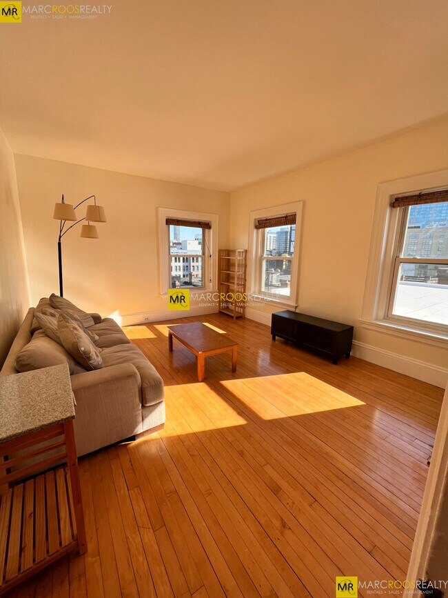 Foto del edificio - 465 Park Dr