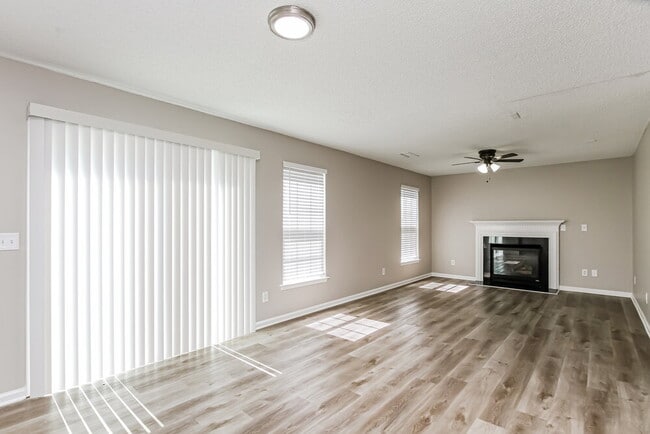 Building Photo - 8534 Appledale Dr