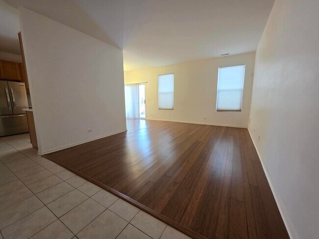 Building Photo - 3996 Blackstone Dr