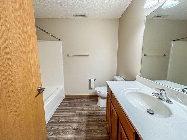 Foto del edificio - 2 Bedroom Town Home