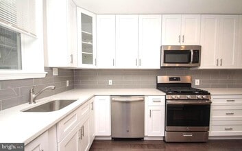 Building Photo - 1271 S 24th St