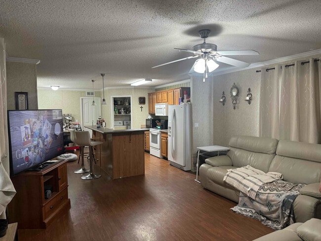 Foto del edificio - 17091 Swamp Rd
