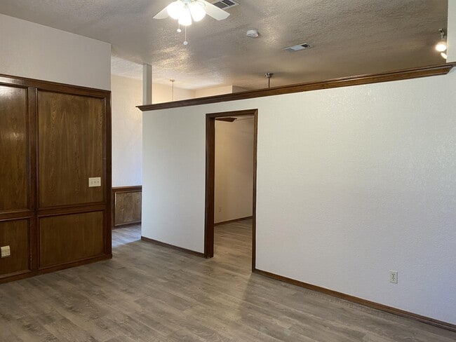 Building Photo - 1121 SW 100th Terrace