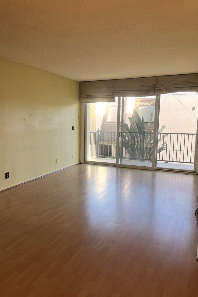 Foto del edificio - 23901 Civic Center Way