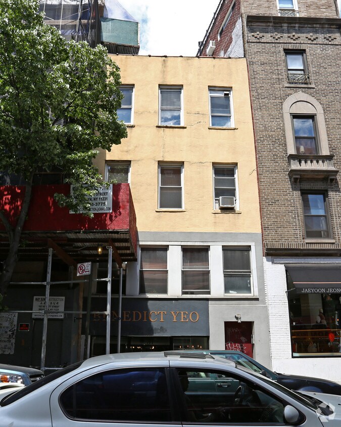Building Photo - 31 Spring St