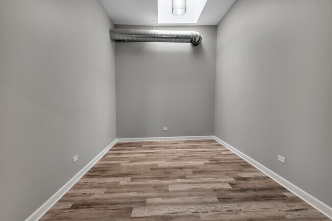 Building Photo - 26 N Broadway