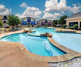 Building Photo - Villas on Sycamore