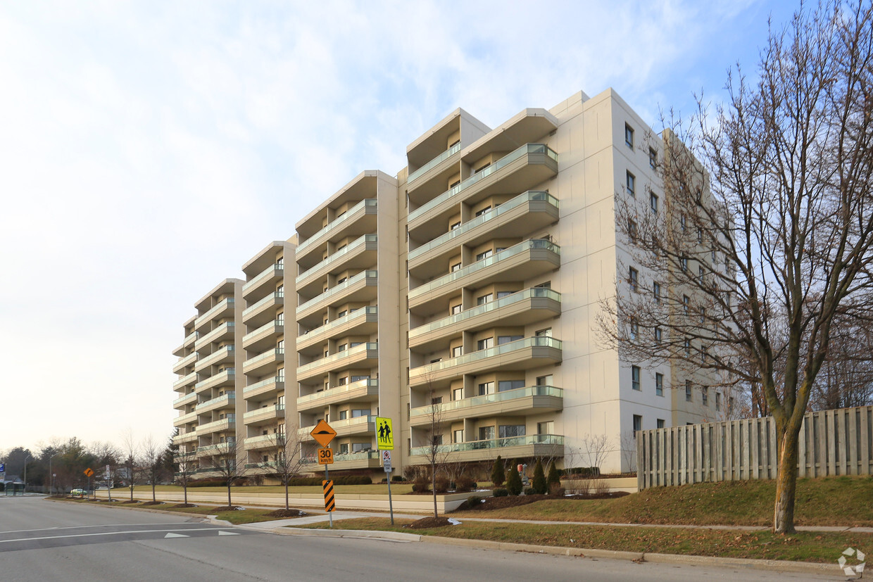 Building Photo - Country Hill Place