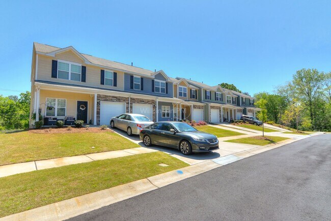 Building Photo - Great 3Br/3.5Bth Home with Finished Baseme...