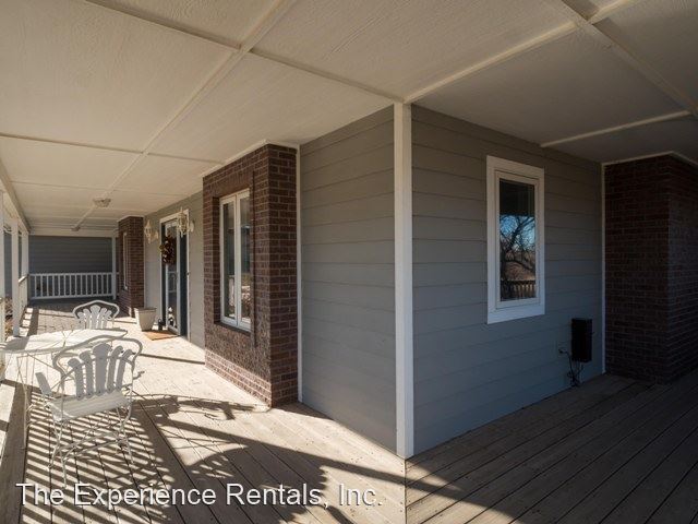 Building Photo - 6 br, 4.5 bath House - 6001 S. Mustang Avenue