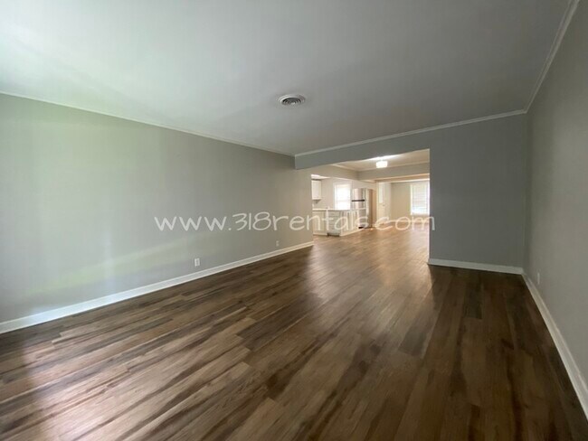 Foto del edificio - Completely remodeled home in Broadmoor available