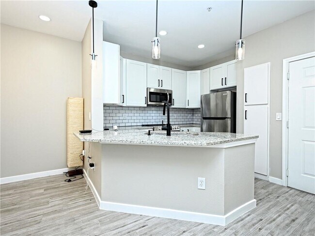 Building Photo - 2320 Gracy Farms Ln