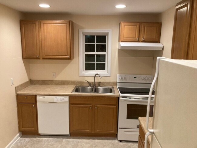 Foto del edificio - 238 N Crestwood Dr