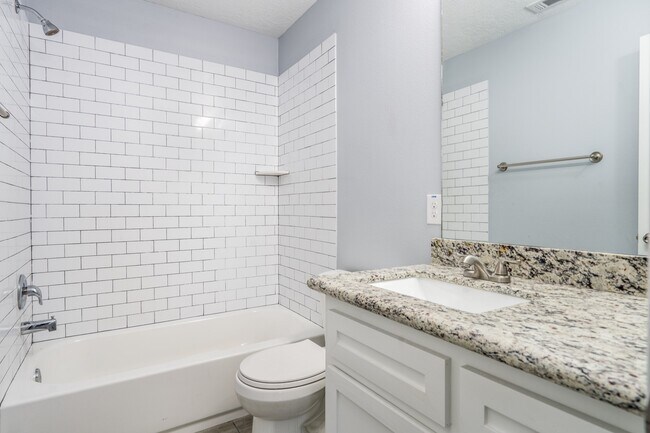 Foto del edificio - 207 N Poplar St