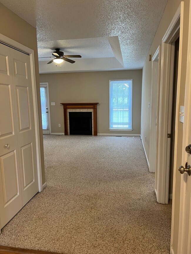 Foto del edificio - Available Now