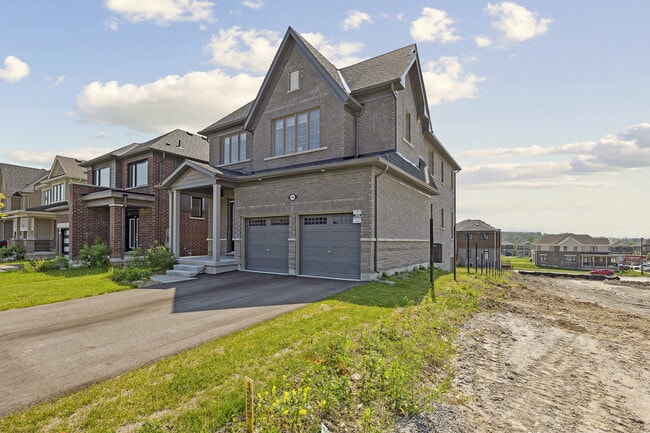Building Photo - 1090 Denton Dr