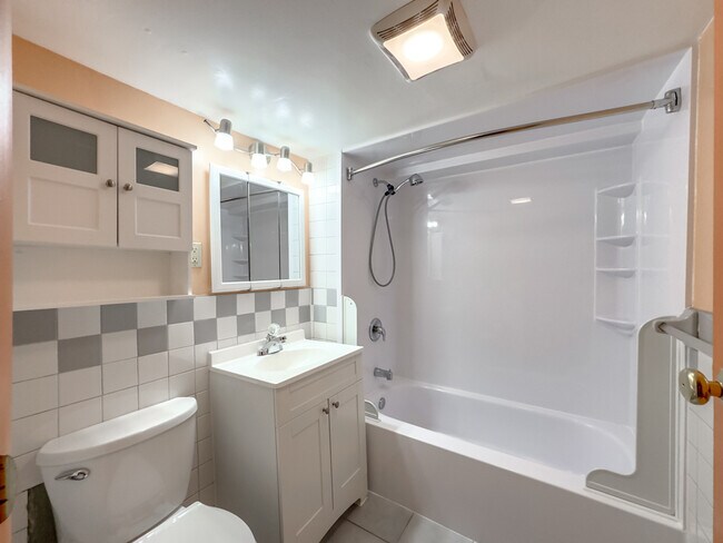 Foto del edificio - 3423 W Evergreen Ave