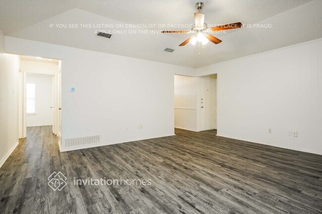 Foto del edificio - 5205 Hideaway Ct