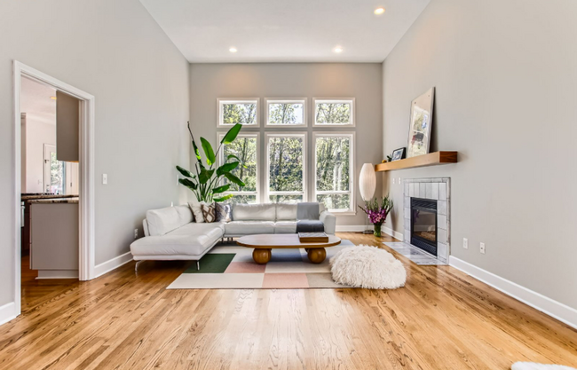 Building Photo - Elegant Custom Home in Forest Heights with...