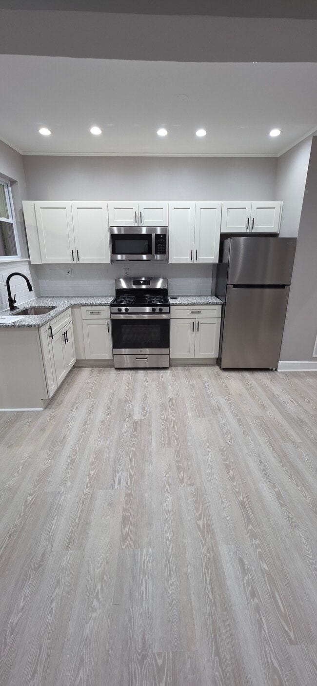 Photo - 2461 Shirley Ave Townhome