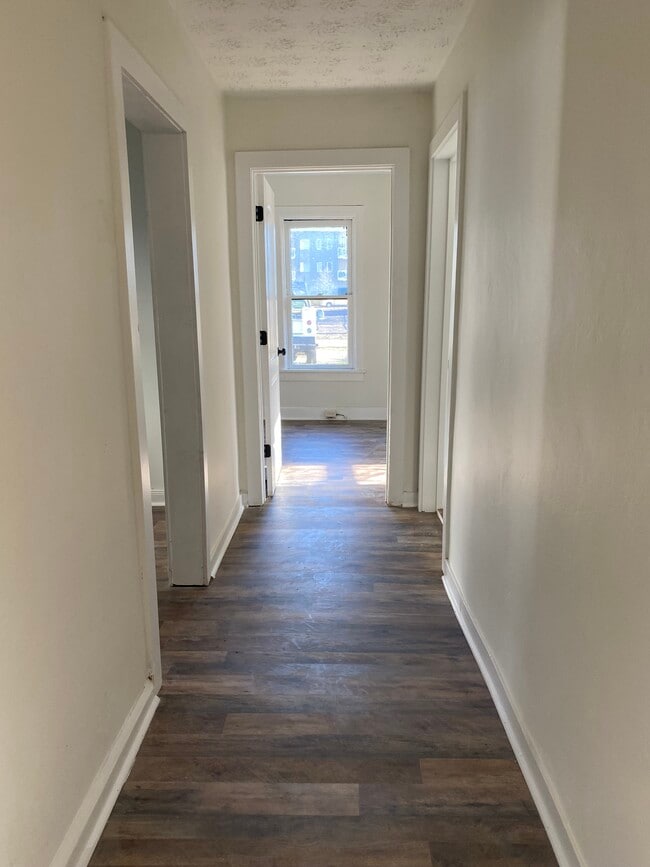 Foto del edificio - 3245 N Kenwood Ave