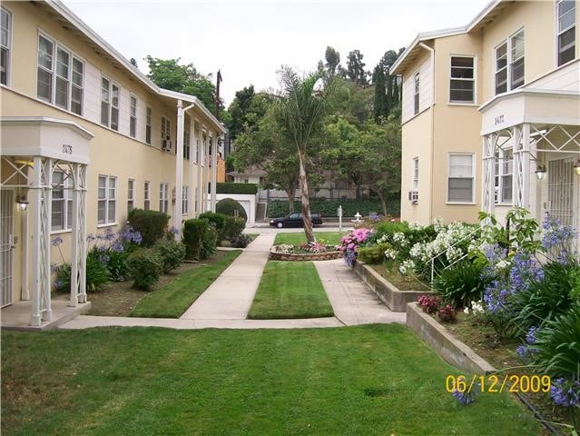 Building Photo - 2471 Silver Lake Blvd