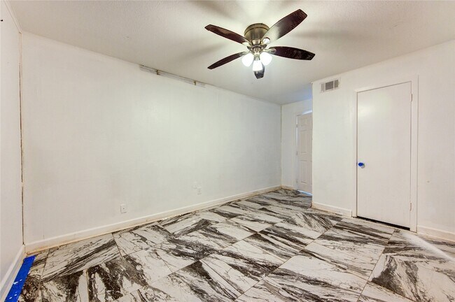 Foto del edificio - 2117 Willow Wisp Dr