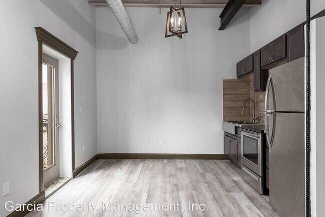 Foto del edificio - 8000 Ivory Ave