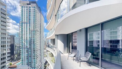 Building Photo - 1000 Brickell Plaza